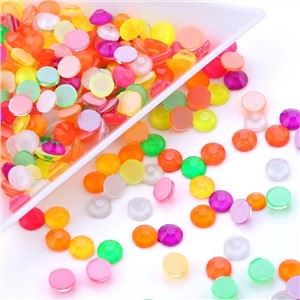 Caurspīdīgi želejas rhinestones